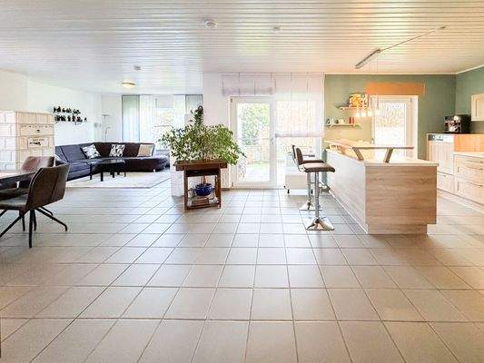 Wohn- und Essbereich und Küche