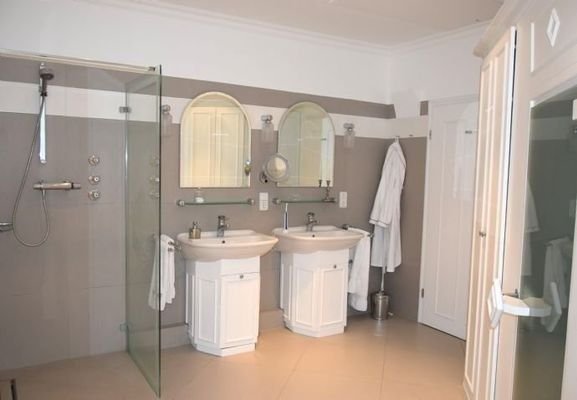 Luxus Badesalon