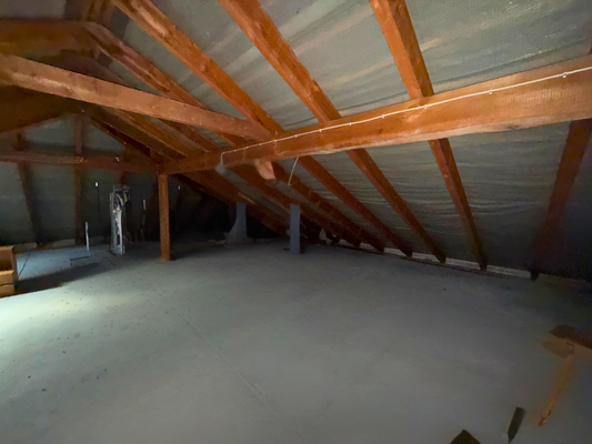 Riesiges Potenzial: unausgebauter Dachboden