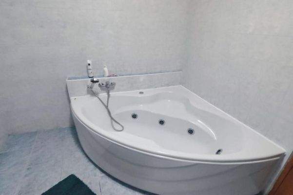 Kreta, Kavousi: Traditionelles Dorfsteinhaus mit Gästehaus zu verkaufen