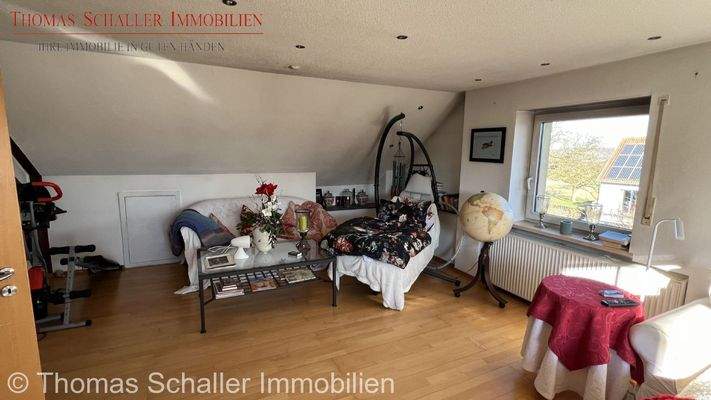 Wohnzimmer DG