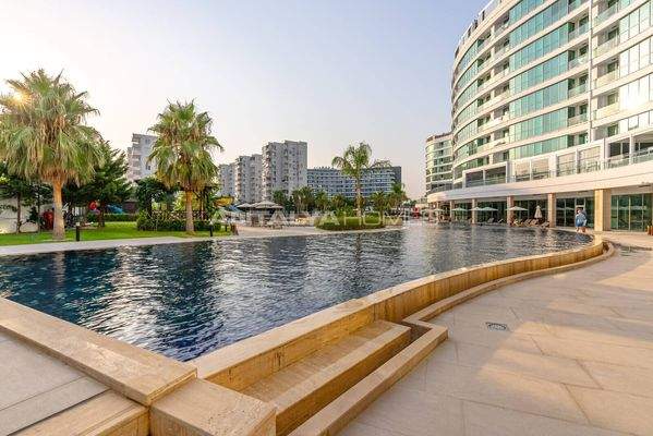 Flats in Hotel-Concept Complex Near the Sea in Kundu Antalya