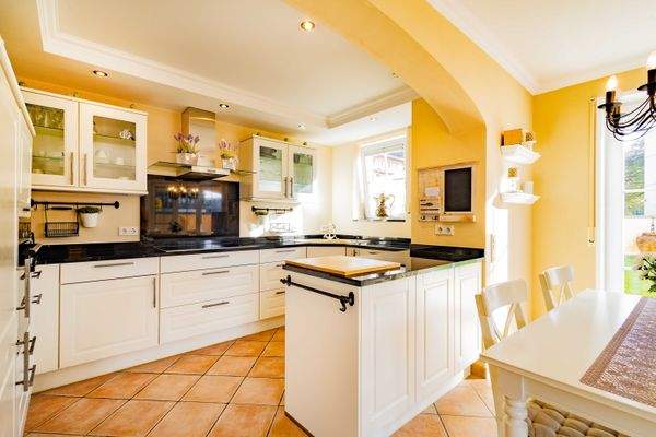 Vollausgestattete Einbauküche...