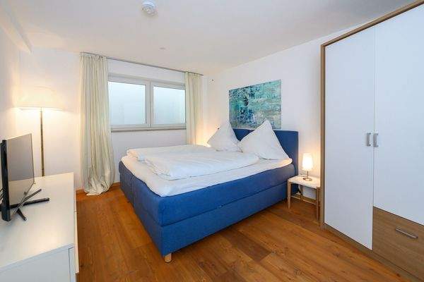 Raum mit Parkettboden | Souterrain