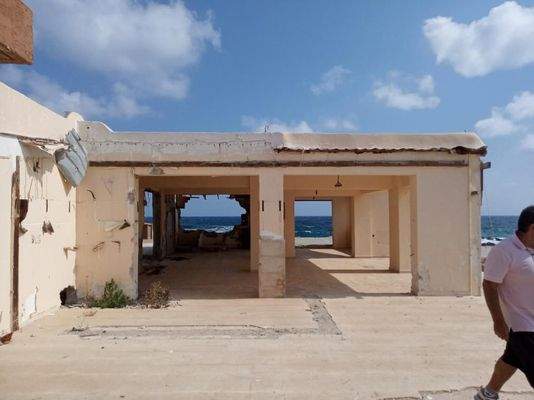 Ein wirklich erstaunliches Grundstück am Meer in Stavros, Chania