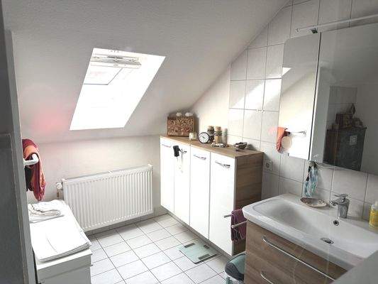 Bad im Dachgeschoss