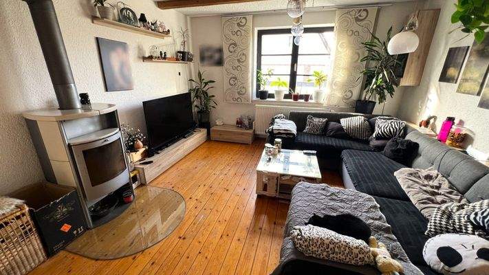 Wohnzimmer mit Kamin