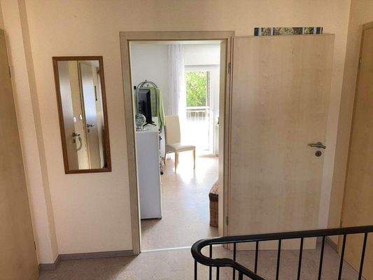 DG_Flur mit Kinderzimmer