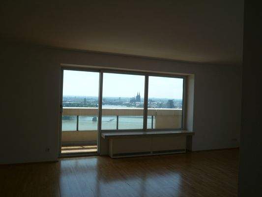 Wohnraum Blick auf Rhein