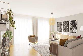 Bodentiefe Fenster erleuchten das Wohnzimmer