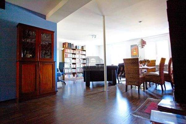 Wohnzimmer eingerichtet