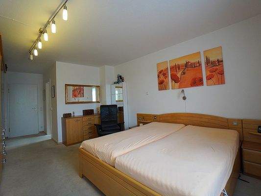 Schlafzimmer mit Ankleide