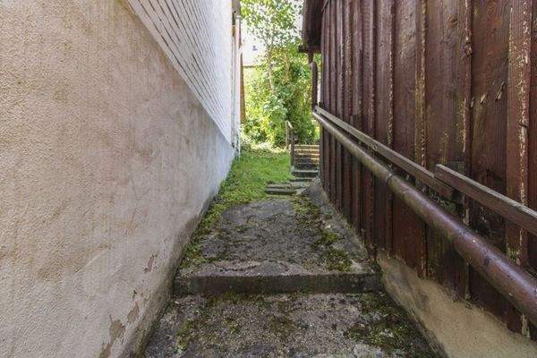 Treppenaufgang zum Grundstück