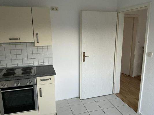 Küche Blick zum Flur