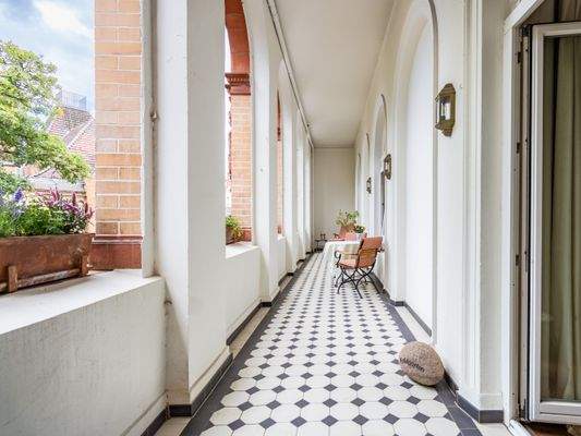 Loggia zur Musterbahn 