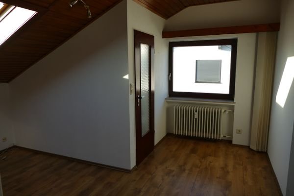 Kinderzimmer 1 und Bad DG