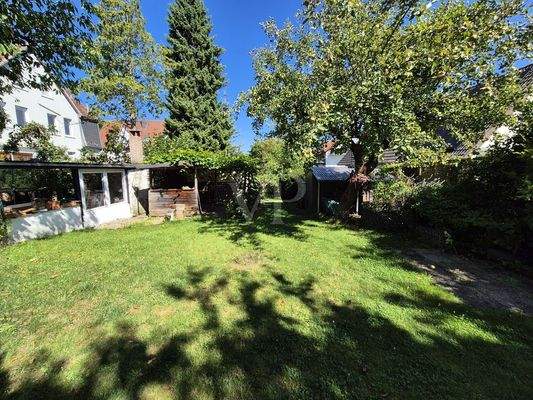 Hinteres Grundstück