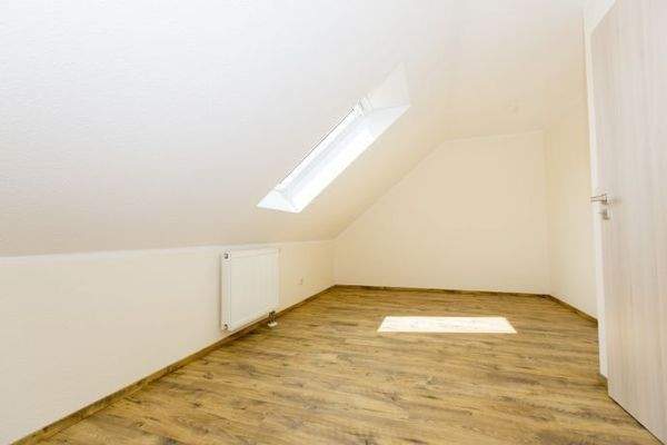 DG ausgebaut Zimmer 1