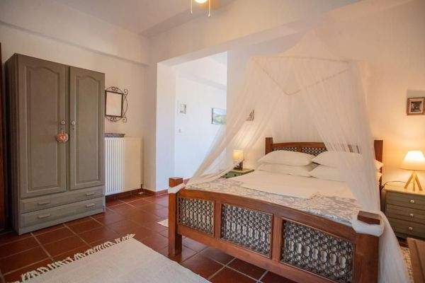 Kreta, Xamoudochori: Idyllische Residenz mit Apartments und Olivenhain zu verkaufen