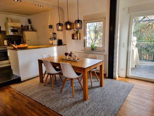 Essbereich und Balkon.jpg