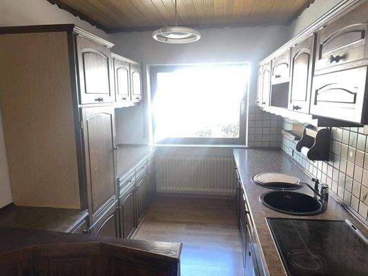 Küche mit Einbauküche