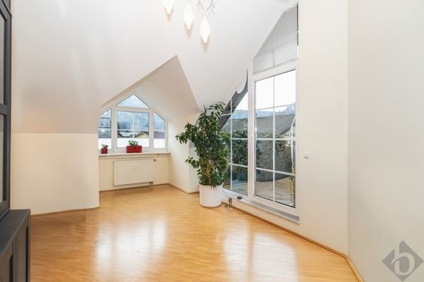 Kinderzimmer mit Balkonzugang