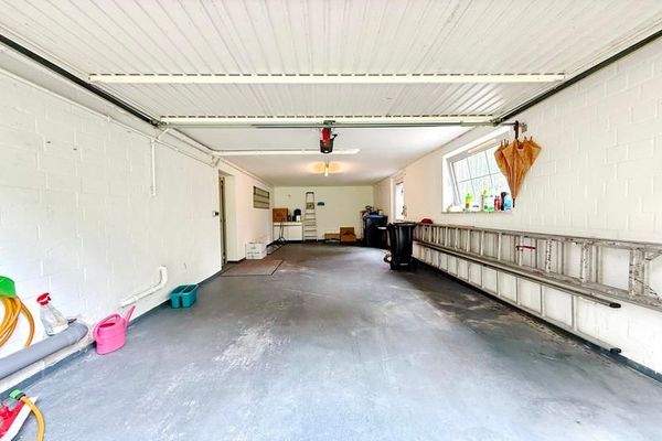 Geräumige Tiefgarage