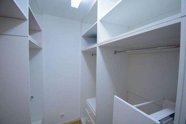 Begehbarer Kleiderschrank