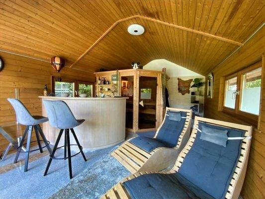 Gartenhütte mit Sauna und Theke