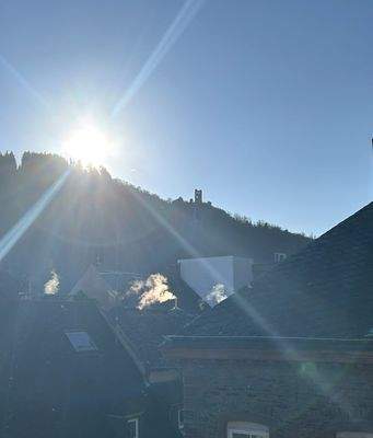 Blick zur Grevenburg vom DG - Zimmer 