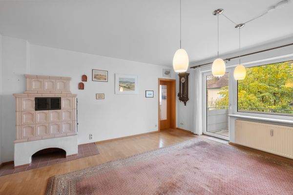 Gemütliches Wohnzimmer mit Kamin