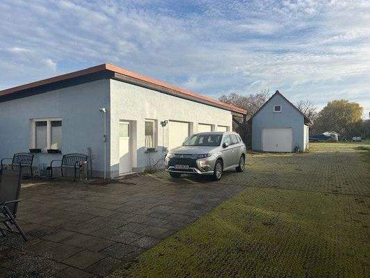 Garagen und Wascheraum