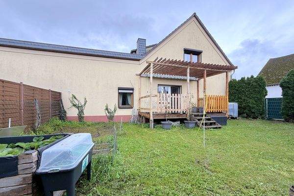 Garten mit Freifläche