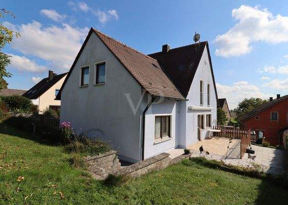 Garten mit Blick auf die Terrasse