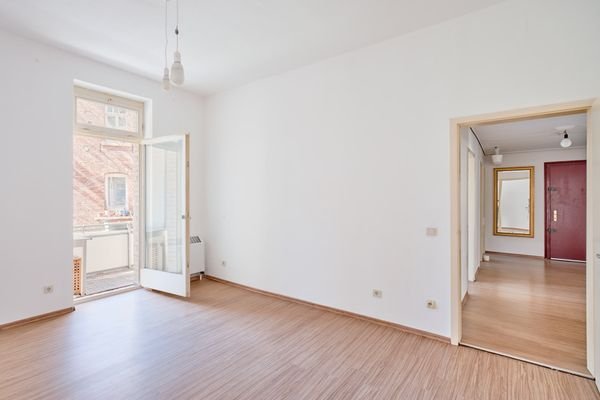 Zimmer mit Balkonzugang