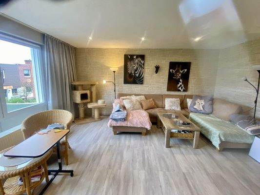 Geräumiges Wohnzimmer 