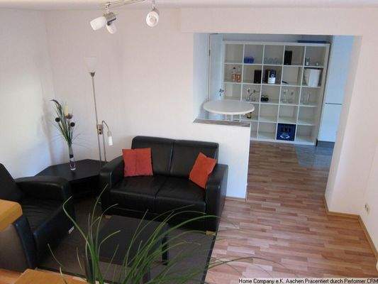 vonTreppeInWohn-EssBereich