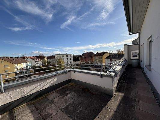 Dachterrassem mit Blick zum Innenhof
