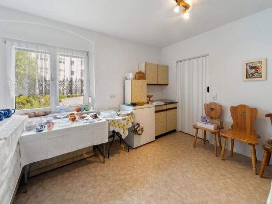 OG Küche mit Speisekammer