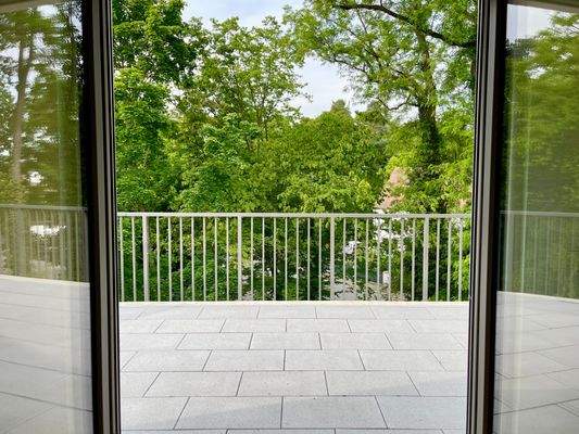 vom Schlafzimmer auf die Dachterrasse