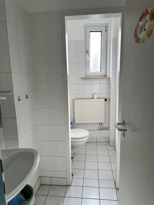 1. OG WC
