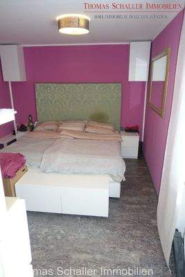 Schlafzimmer mit Ankleide