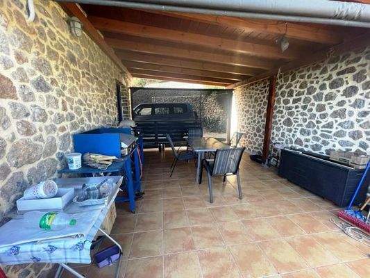 Südostkreta, Stavrochori: Schönes Steinhaus mit Berg- und Meerblick zu verkaufen