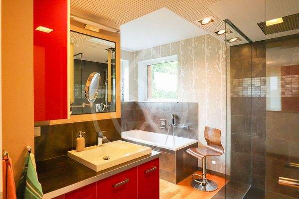 Wohnhaus - Dusch- und Wannenbad en Suite OG