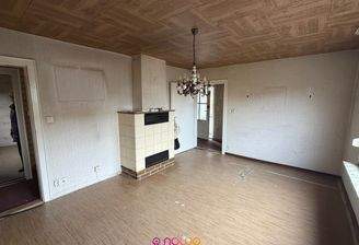 Wohnzimmer mit Kamin