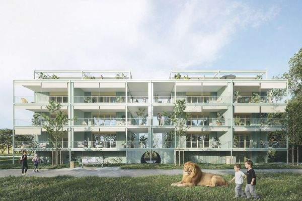 Ludwig Westansicht mit Löwe