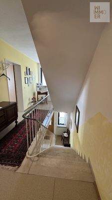 Westlicher Gebäudeteil OG - Flur und Treppe