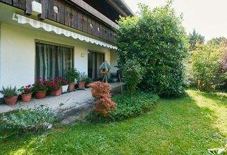 15261 Garten mit Terrasse 1.jpg
