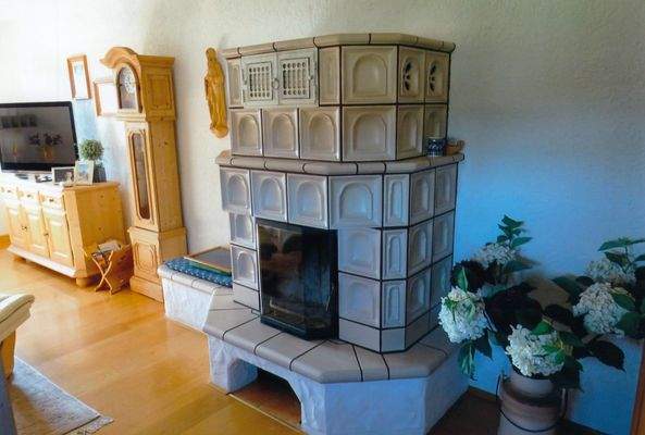 OG - Schöner Kaminofen im Kaminzim.