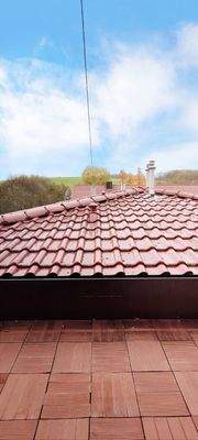 Ausblick Balkon - mit altem Balkonbelag